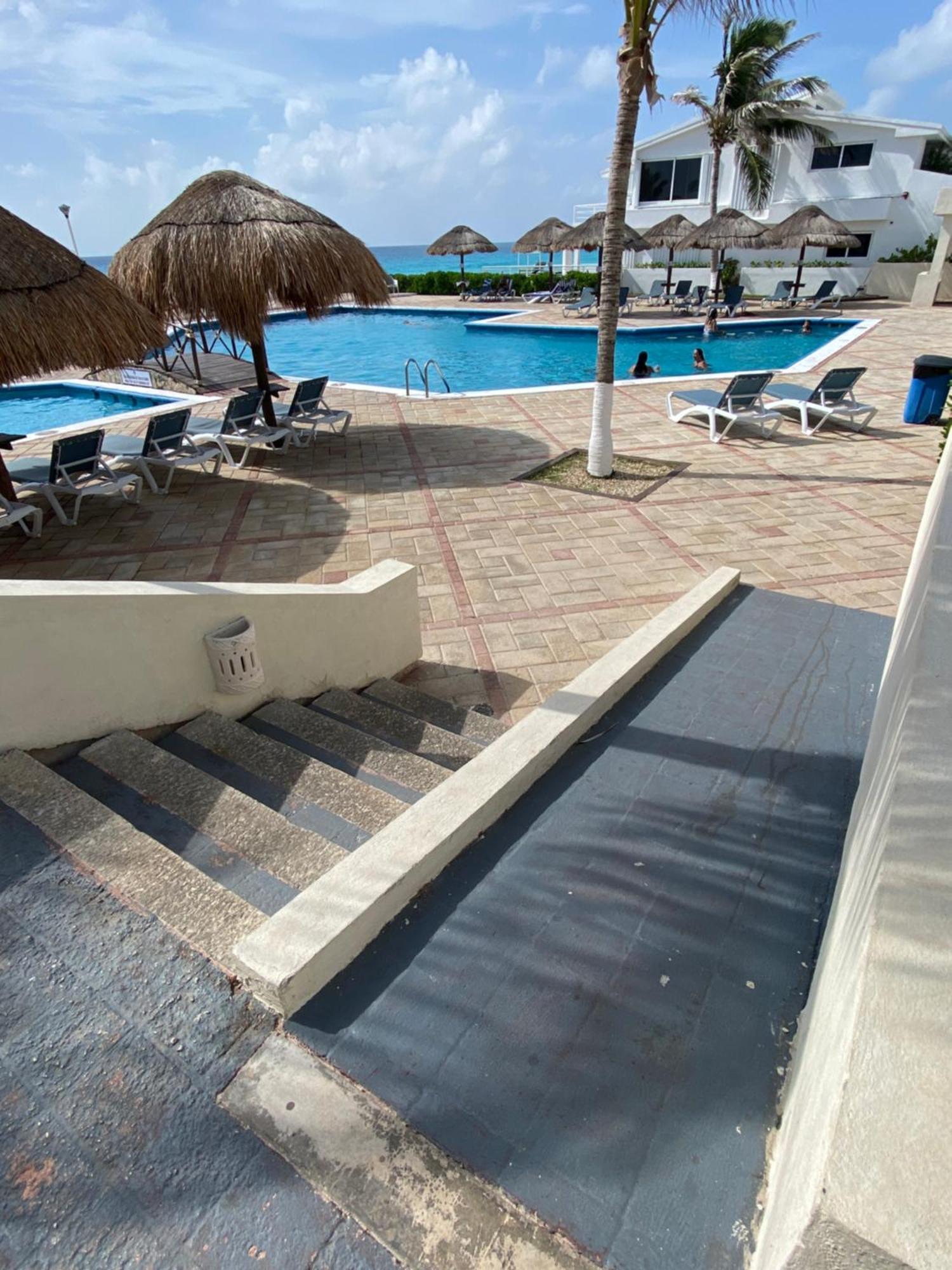 Brisas & Ocean Front Vacation Zona Hotelera *